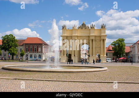 Luisenplatz avec porte de Brandebourg de Potsdam Banque D'Images