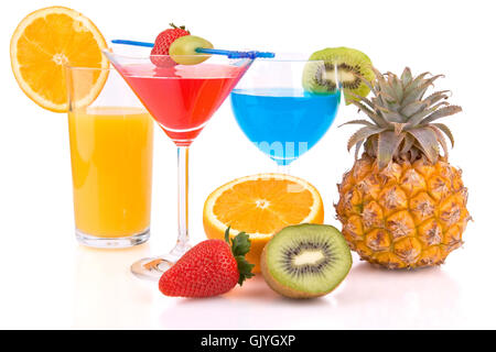Cocktails colorés avec des fruits Banque D'Images