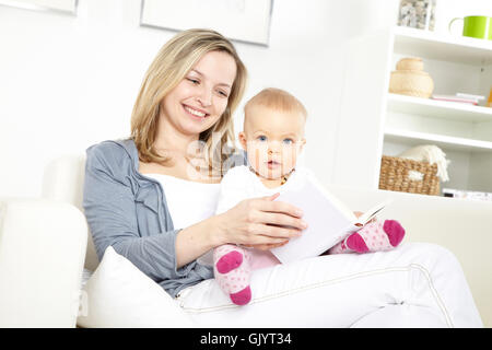 Femme mère bébé Banque D'Images