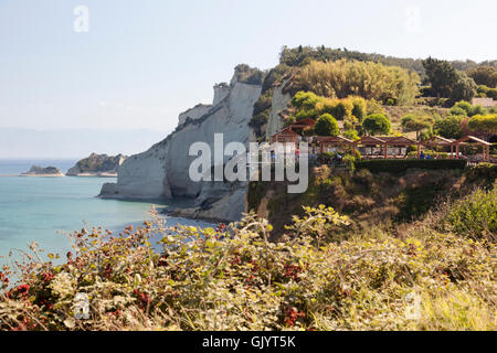 Sunset Beach, Peroulades Logas Beach, Corfou, Île Ionienne, Îles grecques, Grèce Banque D'Images