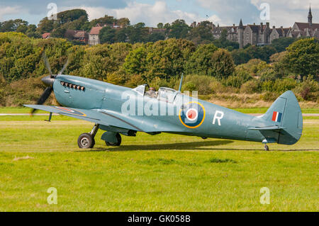 Supermarine Spitfire PR Mk XI, PL965 (G-MKXI) à Shoreham. Banque D'Images