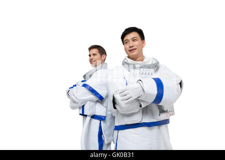 Studio shot deux astronautes mâles Banque D'Images