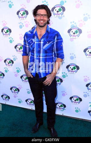 Dawgs sale Nuit de comédie Fundraising Tapis Vert En vedette : Bo Roberts Où : Studio City, California, United States Quand : 19 Avr 2016 Banque D'Images