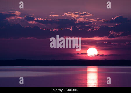 Coucher de soleil sur le lac de Chiemsee Banque D'Images