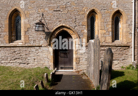 Porte Sud de St Andrew's Church, Cleeve avant, Worcestershire, Angleterre, RU Banque D'Images