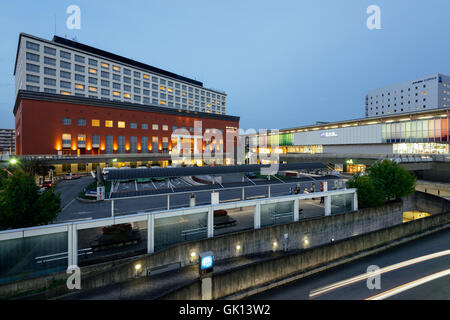 Nara, Japon - 22 novembre 2016 : La gare de Nara est une gare ferroviaire située à Nara, au Japon. Exploité par West Banque D'Images