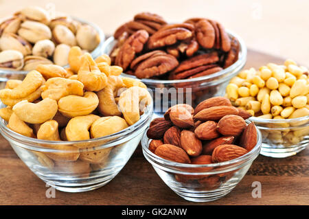 Les pignons de pin à la pistache Banque D'Images