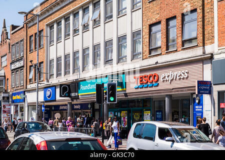 Scène de rue, Wembley Central, Arrondissement de Brent, London, Angleterre, Royaume-Uni Banque D'Images