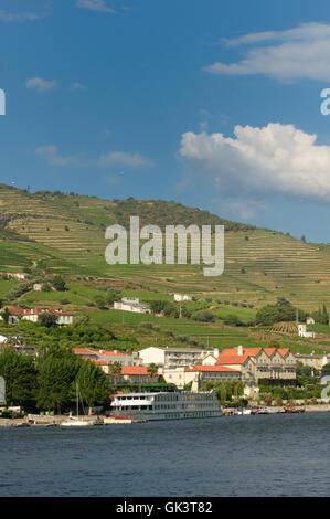 Quai de Pinhao. La Vallée du Douro. Portugal Banque D'Images