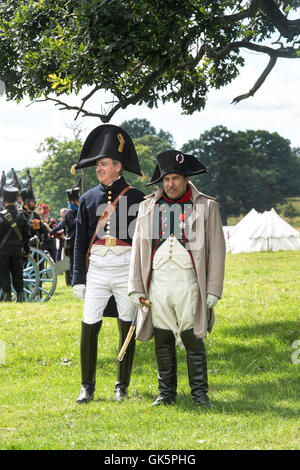 Reenactor Napoléon Bonaparte sur le champ de bataille d'une guerre napoléonienne à Spetchley Park reenactment, Worcestershire, Angleterre. Banque D'Images