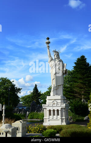 Statue de la liberté faite de Lego à Legoland Banque D'Images