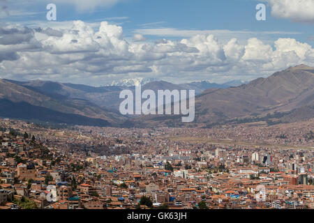 Cusco, Pérou - 14 mai : vue sur la ville de Cusco à partir de l'ancien site de Saqsaywaman. 14 mai 2016, Cusco au Pérou. Banque D'Images