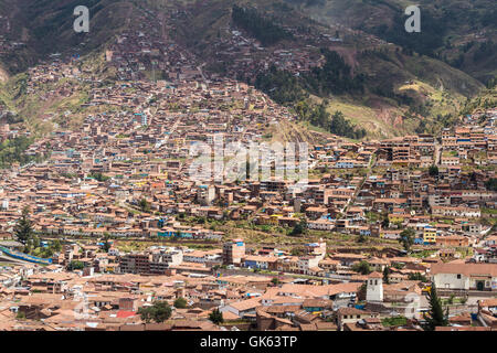 Cusco, Pérou - 14 mai : vue sur la ville de Cusco à partir de l'ancien site de Saqsaywaman. 14 mai 2016, Cusco au Pérou. Banque D'Images