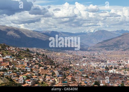 Cusco, Pérou - 14 mai : vue sur la ville de Cusco à partir de l'ancien site de Saqsaywaman. 14 mai 2016, Cusco au Pérou. Banque D'Images