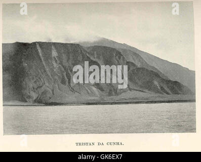 Tristan da Cunha est un archipel volcanique isolé dans l'océan Atlantique Sud, qui fait partie du territoire britannique d'outre-mer de Sainte-Hélène, Ascension et Tristan da Cunha. Il est connu pour son isolement et sa biodiversité unique. Banque D'Images