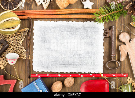 Carte de Noël vide et diverses décorations Banque D'Images