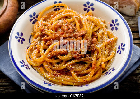 Les pâtes spaghetti bois Banque D'Images