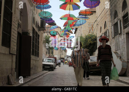 Cisjordanie, Palestine. Août 18, 2016. Célébrations pour accueillir le mois de jeûne du Ramadan dans la jolie ville Naplouse en Cisjordanie, 4 Crédit : Mohammed Turabi/ImagesLive/ZUMA/Alamy Fil Live News Banque D'Images