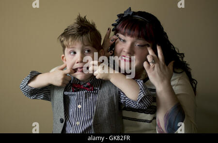 Edmond, Oklahoma, USA. 9Th Mar, 2012. Ryden Harrington pose pour la photo lors d'une séance de photos dans Edmond Oklahoma. © J Pat Carter/ZUMA/Alamy Fil Live News Banque D'Images