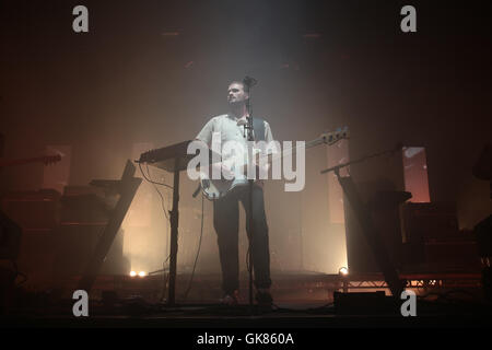 Brecon Beacons, Pays de Galles, Royaume-Uni. Août 18, 2016. Hayden Thorpe de les bêtes sauvages de pavillon le jeudi, sur le 2016 Green Man Festival dans les Brecon Beacons, dans le sud du Pays de Galles Credit : Roger Garfield/Alamy Live News Banque D'Images