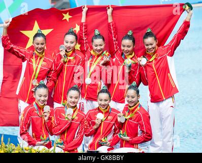 Rio de Janeiro, Brésil. Août 19, 2016. Groupe China Team (CHN) Natation Synchronisée : cérémonie des médailles au Centre Aquatique Maria Lenk pendant le Rio Jeux Olympiques de 2016 à Rio de Janeiro, Brésil . Credit : Enrico Calderoni/AFLO SPORT/Alamy Live News Banque D'Images