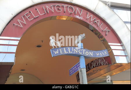 Promenade Wellington signe sur Elizabeth Street shopping mall à Hobart, Tasmanie, Australie. Banque D'Images