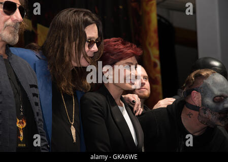 Ozzy Osbourne et Corey Taylor annonce spéciale conférence de presse pour l'Ozzfest Knotfest se réunit le 12 mai 2016 au Hollywood Palladium de Los Angeles, Californie. En vedette : Ozzy Osbourne, Sharon Osbourne Où : Los Angeles, California, United States Banque D'Images