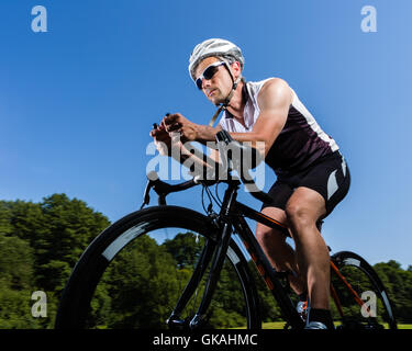 La triathlonienne sur location Banque D'Images