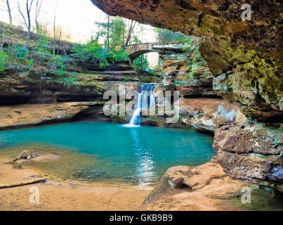 Upper Falls, Vieux Mans Cave, parc d'État de Hocking Hills, Logan, Ohio, USA Banque D'Images