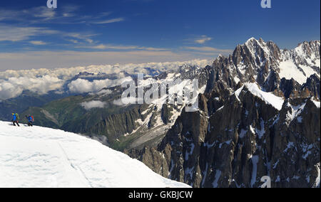 Les alpinistes Alpes montagnes près de Aiguille du Midi, France, Europe Banque D'Images