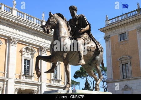 Statue équestre de Marc Aurèle au Capitole square de Rome, Italie Banque D'Images