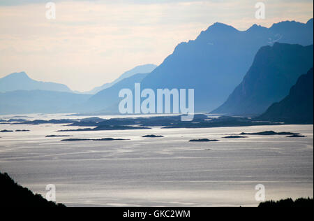 Impressionen : Landschaft, Glomtiden, Lofoten, Norvège. Banque D'Images