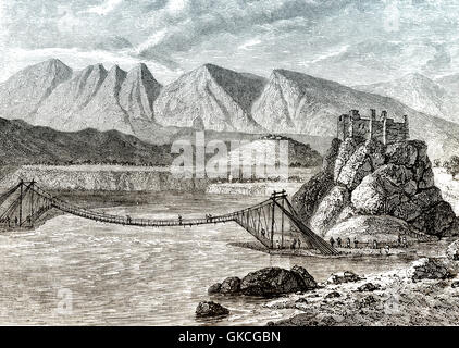 Pont sur la corde de la rivière Alaknanda, Srinagar, Pauri Garhwal district, État indien d'Uttarakhand, 19e siècle Banque D'Images