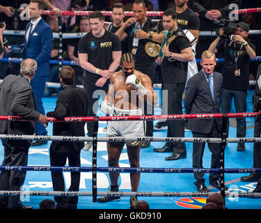 David Haye et Arnold Gjerjaj combat de boxe poids lourd dans l'O2 Arena de Londres. Avec : David Haye Où : London, Royaume-Uni Quand : 21 mai 2016 Banque D'Images