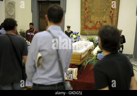 Les funérailles de l'acteur et réalisateur italien Bud Spencer tenue à Protomoteca hall doté d''atmosphère : où : Rome, Italie Quand : 29 Juin 2016 Crédit : IPA/WENN.com **Uniquement disponible pour publication au Royaume-Uni, USA, Allemagne, Autriche, Suisse** Banque D'Images