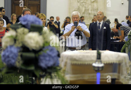 Les funérailles de l'acteur et réalisateur italien Bud Spencer tenue à Protomoteca Hall où : Rome, Italie Quand : 29 Juin 2016 Crédit : IPA/WENN.com **Uniquement disponible pour publication au Royaume-Uni, USA, Allemagne, Autriche, Suisse** Banque D'Images