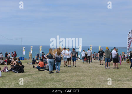 Festivaliers au 2016 Boardmasters et Surf music festival Banque D'Images