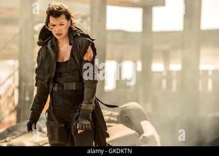 DATE DE SORTIE : Janvier 27, 2017 Title : Resident Evil : The Final chapter STUDIO : Screen Gems Réalisateur : Paul W.S. Anderson PLOT : Prendre immédiatement après les événements de Resident Evil : Retribution, l'humanité vit ses derniers instants à Washington D.C. comme le seul survivant de ce qui a été censé être l'humanité stand final avec : Milla Jovovich (Crédit : c Screen Gems/images/) Banque D'Images