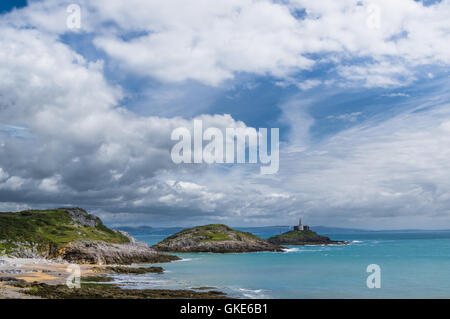 Le phare de Mumbles Swansea, avec les îles de la péninsule Banque D'Images