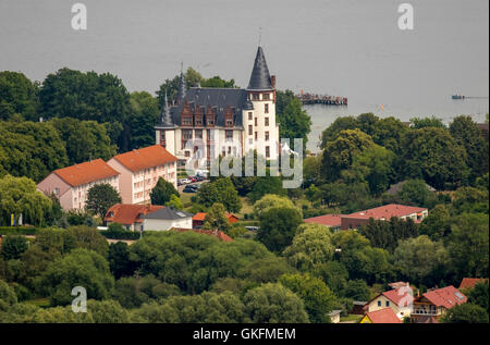 Vue aérienne, Schloss Klink avec hôtel particulier dans le style néo-Renaissance à l'isthme entre Müritz et Kölpinsee, Klink, Klink, Banque D'Images