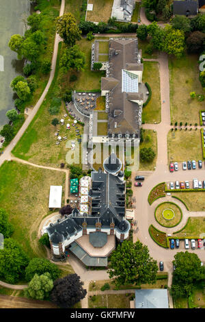 Vue aérienne, Schloss Klink avec hôtel particulier dans le style néo-Renaissance à l'isthme entre Müritz et Kölpinsee, Klink, Klink, Banque D'Images