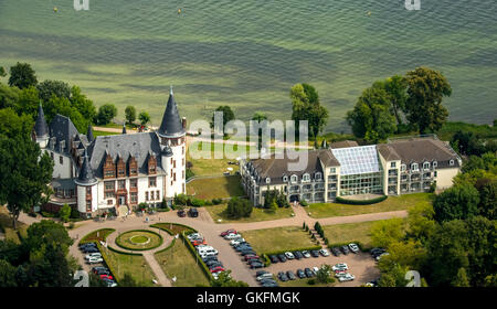 Vue aérienne, Schloss Klink avec hôtel particulier dans le style néo-Renaissance à l'isthme entre Müritz et Kölpinsee, Klink, Klink, Banque D'Images