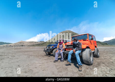 BROMO, INDONÉSIE - Juillet 23, 2016 : jeep local utilisé pour visiter les volcans, Java, Indonésie Banque D'Images