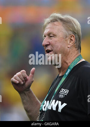 Rio de Janeiro, Brésil. 20e Août, 2016. Horst Hrubesch entraîneur de l'Allemagne jusqu'à la Men's soccer Médaille d'entre le Brésil et l'Allemagne au cours de l'organisation des Jeux Olympiques de 2016 à Rio le Maracana à Rio de Janeiro, Brésil, 20 août 2016. Photo : Soeren Stache/dpa/Alamy Live News Banque D'Images