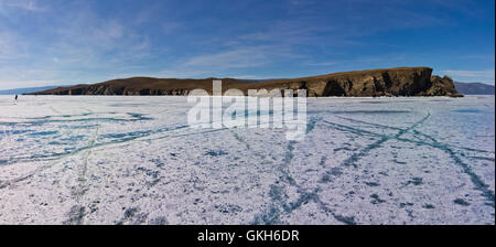 L'île de glace du lac Baïkal avant de Ogoy panorama long Banque D'Images