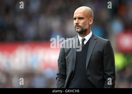 PEP Guardiola, directrice de la ville de Manchester, lors du match de la Premier League au stade Bet365, Stoke-on-Trent. APPUYEZ SUR ASSOCIATION photo. Date de la photo: Samedi 20 août 2016. Voir PA Story FOOTBALL Stoke. Le crédit photo devrait se lire comme suit : Nick Potts/PA Wire. RESTRICTIONS : aucune utilisation avec des fichiers audio, vidéo, données, listes de présentoirs, logos de clubs/ligue ou services « en direct » non autorisés. Utilisation en ligne limitée à 75 images, pas d'émulation vidéo. Aucune utilisation dans les Paris, les jeux ou les publications de club/ligue/joueur unique. Banque D'Images