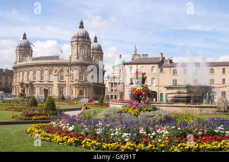 Musée des Docks de la ville et la fontaine dans Queens Gardens, Kingston Upon Hull, Yorkshire, Angleterre, Royaume-Uni Banque D'Images