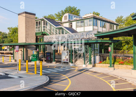 Au nord de la Tunisie) White Plains Gare à White Plains, New York. Banque D'Images