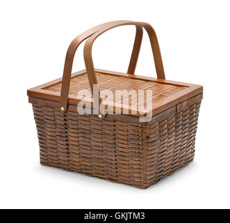 Panier pique-nique en osier classique isolé sur fond blanc. Banque D'Images