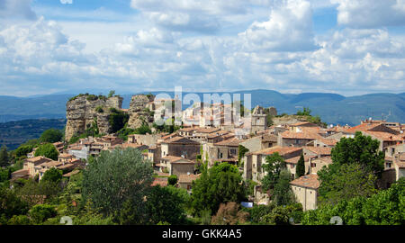 Vue panoramique village historique Saignon Luberon Provence France Banque D'Images
